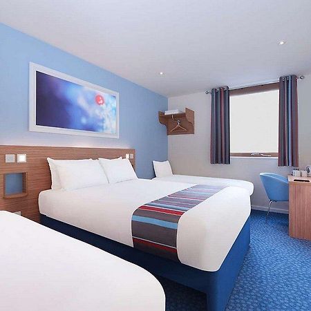 Travelodge הארלו מראה חיצוני תמונה
